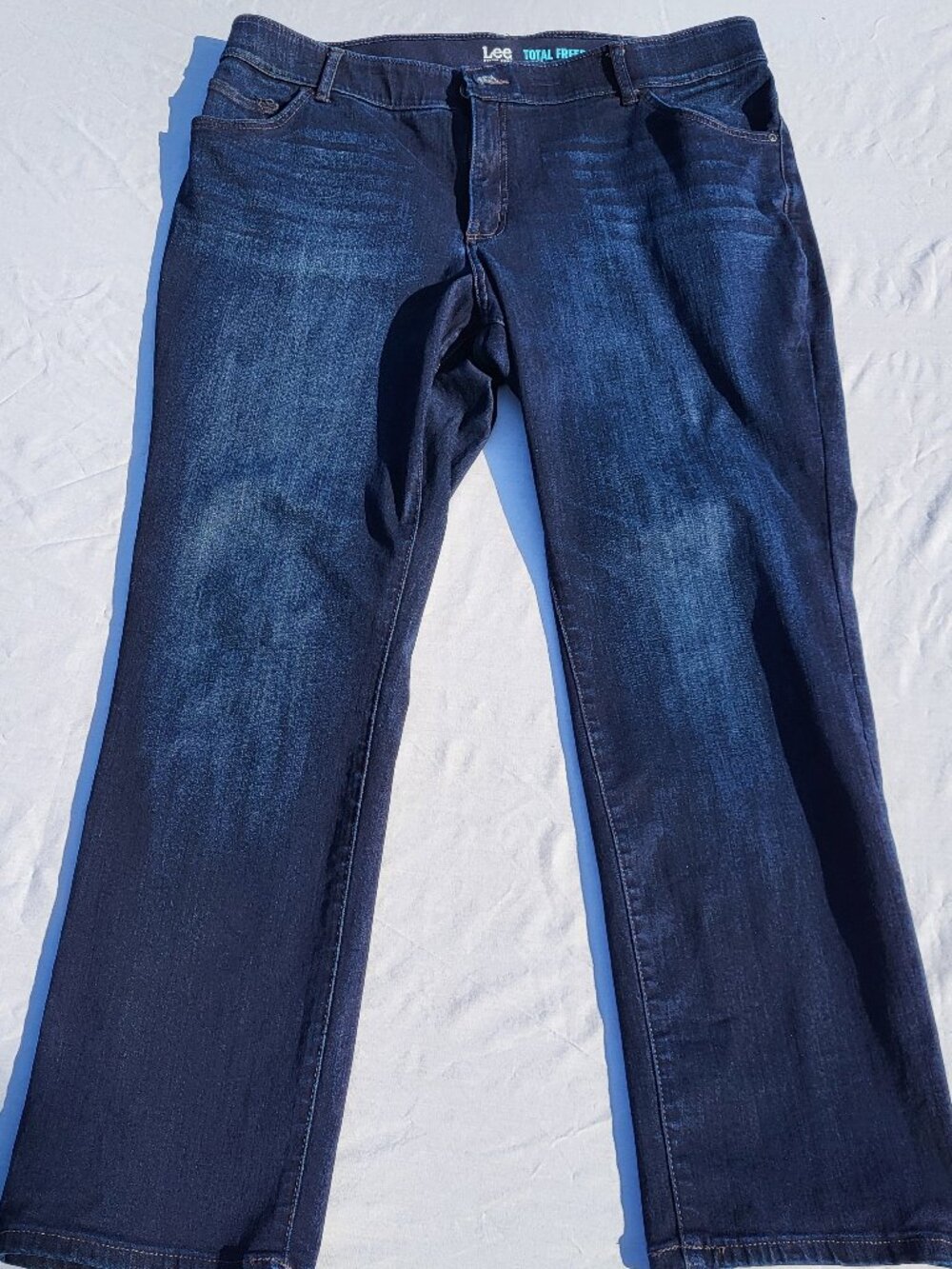 Lee Jeans Women's 18W Total Freedom Straight Leg Casual Modern Everyday